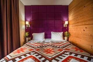 Отель F&B Spa Resort (ex. Fomich Hotel) Буковель Двухместный номер с 1 кроватью и террасой-3