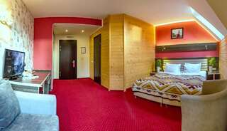 Отель F&B Spa Resort (ex. Fomich Hotel) Буковель Двухместный номер с 1 кроватью - Мансарда-2