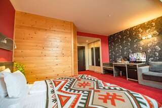Отель F&B Spa Resort (ex. Fomich Hotel) Буковель Двухместный номер с 1 кроватью - Мансарда-6