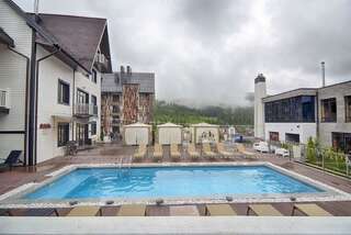 Отель F&B Spa Resort (ex. Fomich Hotel) Буковель Семейный коттедж-1